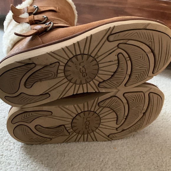UGG Boots - Picture 5 of 7